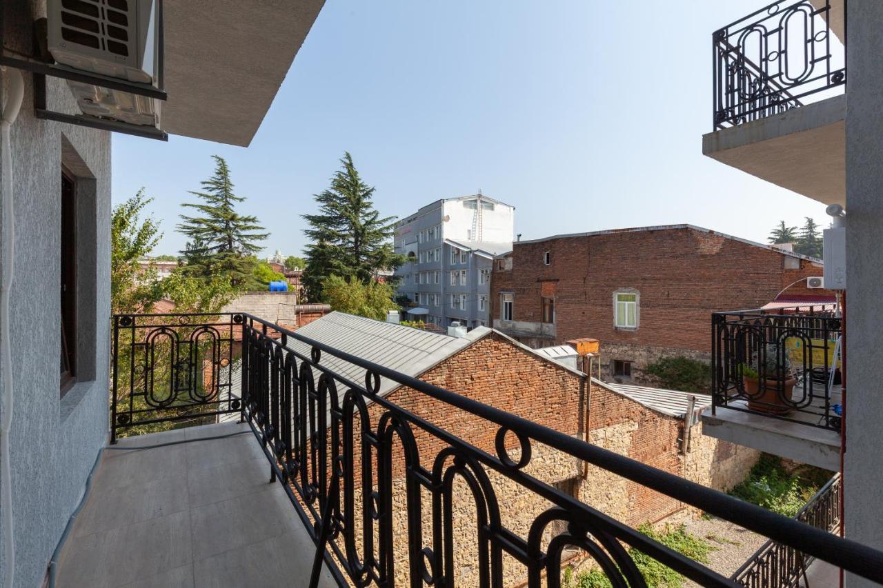 Irina'S Apartments Kutaisi Exterior foto